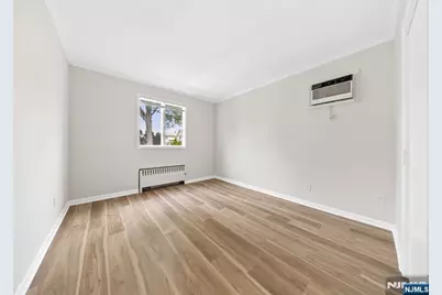 271 Travers Place, Lyndhurst Township, NJ 07071 - Photo 13