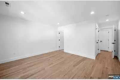 408 Terhune Avenue, Paramus, NJ 07652 - Photo 41