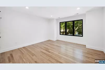 408 Terhune Avenue, Paramus, NJ 07652 - Photo 45