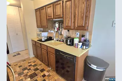 560 North Avenue I #I, Fort Lee, NJ 07024 - Photo 11