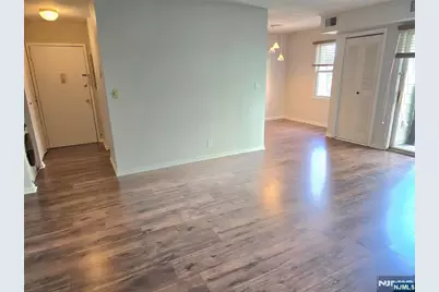 560 North Avenue I #I, Fort Lee, NJ 07024 - Photo 5
