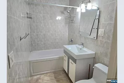 560 North Avenue I #I, Fort Lee, NJ 07024 - Photo 7