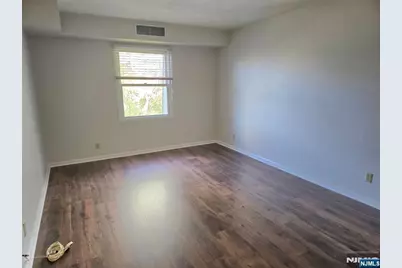 560 North Avenue I #I, Fort Lee, NJ 07024 - Photo 9