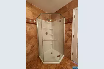 264 Midland Avenue 32 #32, Saddle Brook Township, NJ 07663 - Photo 15