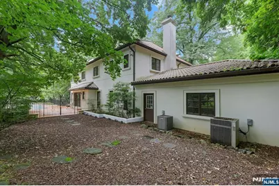 285 Arch Road, Englewood, NJ 07631 - Photo 5