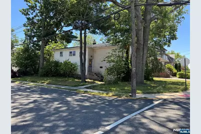 1038 Kingsland Lane, Fort Lee, NJ 07024 - Photo 35