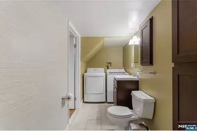 512 Lyster Avenue, Saddle Brook Township, NJ 07663 - Photo 37