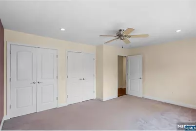 512 Lyster Avenue, Saddle Brook Township, NJ 07663 - Photo 25