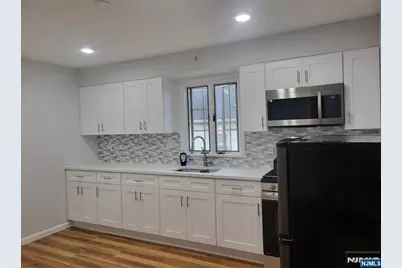 207 8th Street 2F #2F, Palisades Park, NJ 07650 - Photo 3