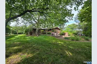 220 Manor Road, Ridgewood, NJ 07450 - Photo 15