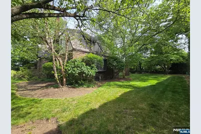 220 Manor Road, Ridgewood, NJ 07450 - Photo 13