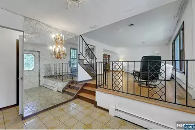 281 Rivara Court, Ridgewood, NJ 07450 - Photo 5