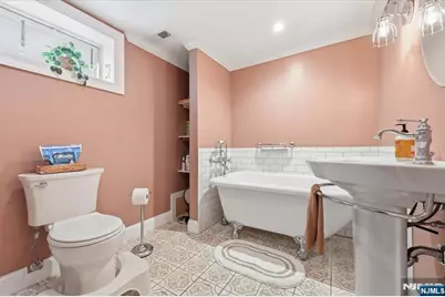 66 7th Avenue, Hawthorne, NJ 07506 - Photo 23