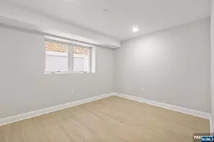 229 Wayne Ave, Cliffside Park, NJ 07010 - Photo 29