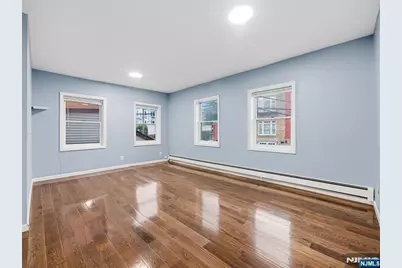 1-2 Hilliard Avenue 2 #2, Edgewater, NJ 07020 - Photo 5