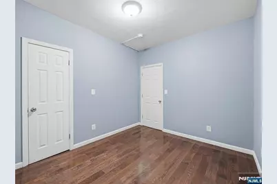 1-2 Hilliard Avenue 2 #2, Edgewater, NJ 07020 - Photo 13