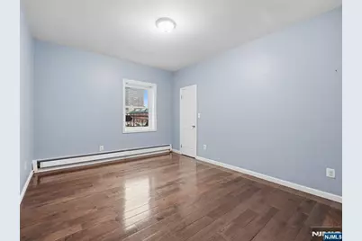 1-2 Hilliard Avenue 2 #2, Edgewater, NJ 07020 - Photo 9