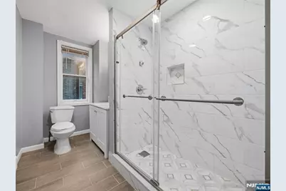 1-2 Hilliard Avenue 2 #2, Edgewater, NJ 07020 - Photo 7