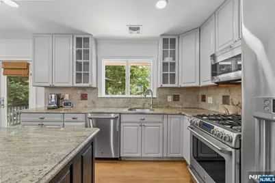 322 Scharer Avenue, Northvale, NJ 07647 - Photo 11