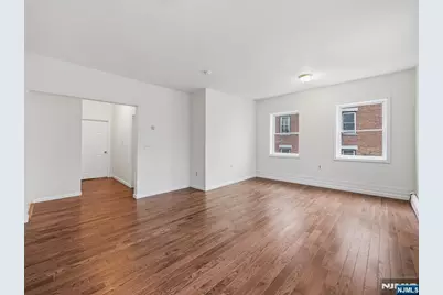 1-2 Hilliard Avenue 6 #6, Edgewater, NJ 07020 - Photo 3