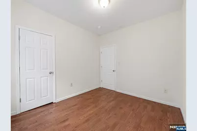 1-2 Hilliard Avenue 6 #6, Edgewater, NJ 07020 - Photo 11