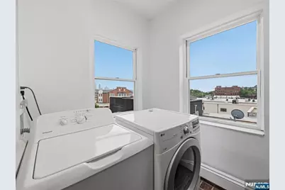 1-2 Hilliard Avenue 6 #6, Edgewater, NJ 07020 - Photo 5