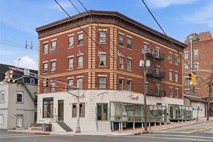 1-2 Hilliard Ave 6, Edgewater, NJ 07020 - Photo 1
