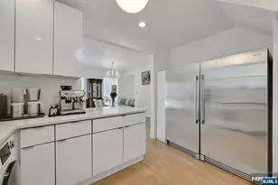 318 Beechwood Pl, Leonia, NJ 07605 - Photo 13
