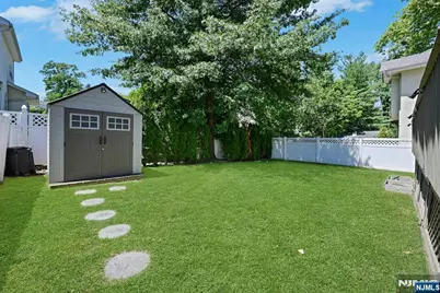 318 Beechwood Place, Leonia, NJ 07605 - Photo 31