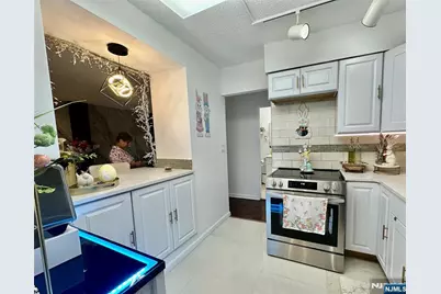 160 Overlook Avenue 2D #2D, Hackensack, NJ 07601 - Photo 9