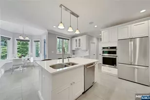 697 Terrace Dr, Paramus, NJ 07652 - Photo 9