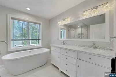697 Terrace Drive, Paramus, NJ 07652 - Photo 17