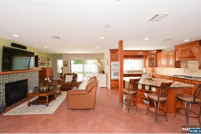 513 Boulevard, New Milford, NJ 07646 - Photo 3