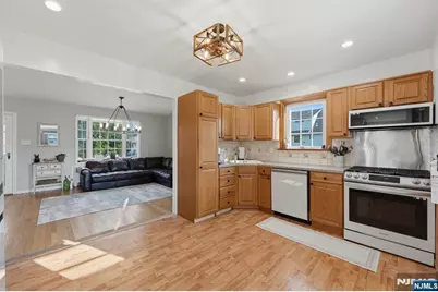 653 7th Street, Lyndhurst Township, NJ 07071 - Photo 13