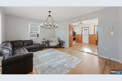 653 7th Street, Lyndhurst Township, NJ 07071 - Photo 9