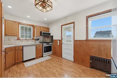 653 7th Street, Lyndhurst Township, NJ 07071 - Photo 11