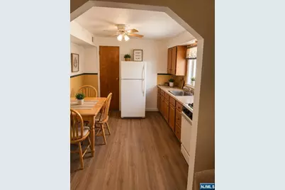 15 Chestnut Street 2 #2, North Arlington, NJ 07031 - Photo 3