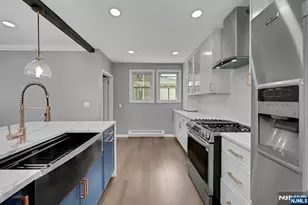 595 Forest St, Kearny, NJ 07032 - Photo 11