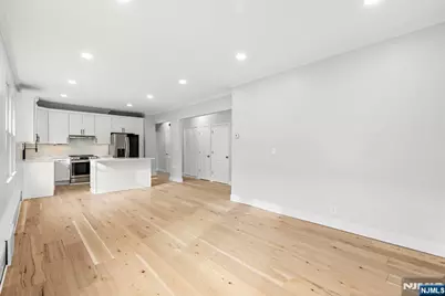 276 Broad Avenue 2 #2, Leonia, NJ 07605 - Photo 15