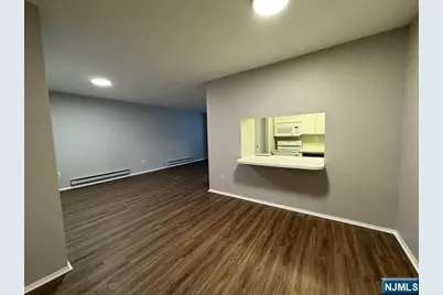 111 Mulberry Street 2R #2R, Newark, NJ 07102 - Photo 3