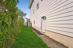 436 Sylvan St, Saddle Brook Township, NJ 07663 - Photo 25