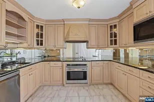 1500 Palisade Ave 18C, Fort Lee, NJ 07024 - Photo 15