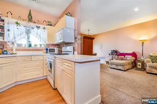 308 Brittany 308, Wayne, NJ 07470 - Photo 15