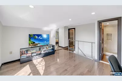 247 Glenwood Avenue, Leonia, NJ 07605 - Photo 21
