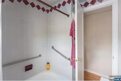 126 18th Avenue, Elmwood Park, NJ 07407 - Photo 33