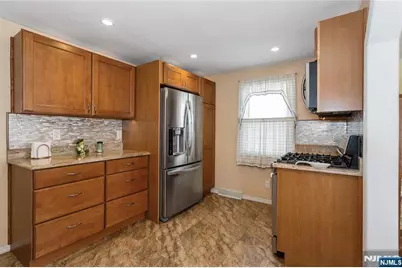 126 18th Avenue, Elmwood Park, NJ 07407 - Photo 11