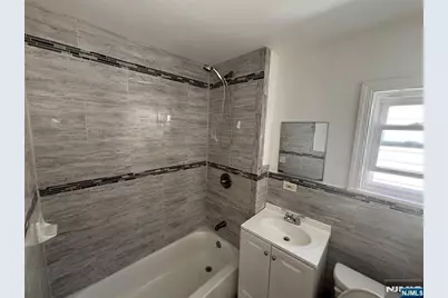 271 Vermont Avenue, Irvington, NJ 07111 - Photo 5