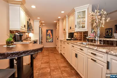 1360 Hamburg Turnpike 207 #207, Wayne, NJ 07470 - Photo 11