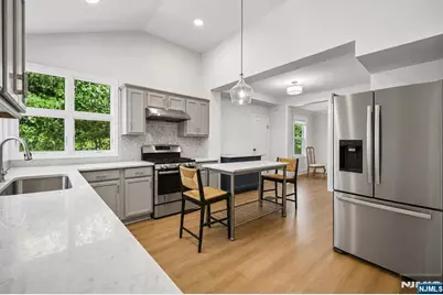 10 Mountain Place, Montclair, NJ 07043 - Photo 7