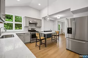 10 Mountain Pl, Montclair, NJ 07043 - Photo 7
